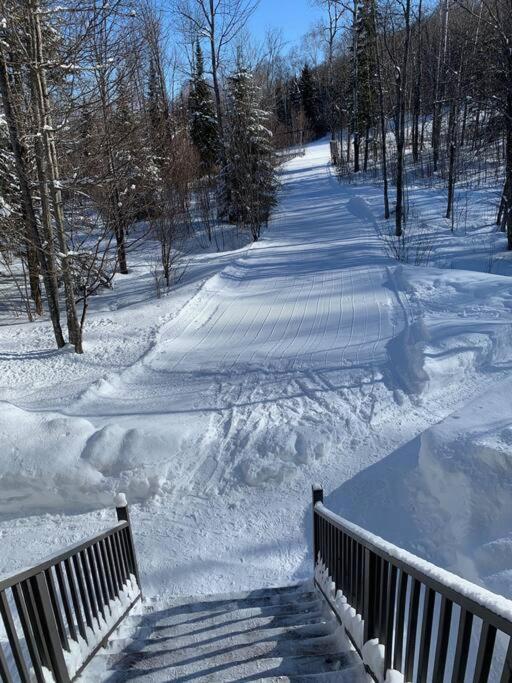Mont-Blanc Ski Inout Condo W Pool Beach Access Saint-Faustin Exterior photo